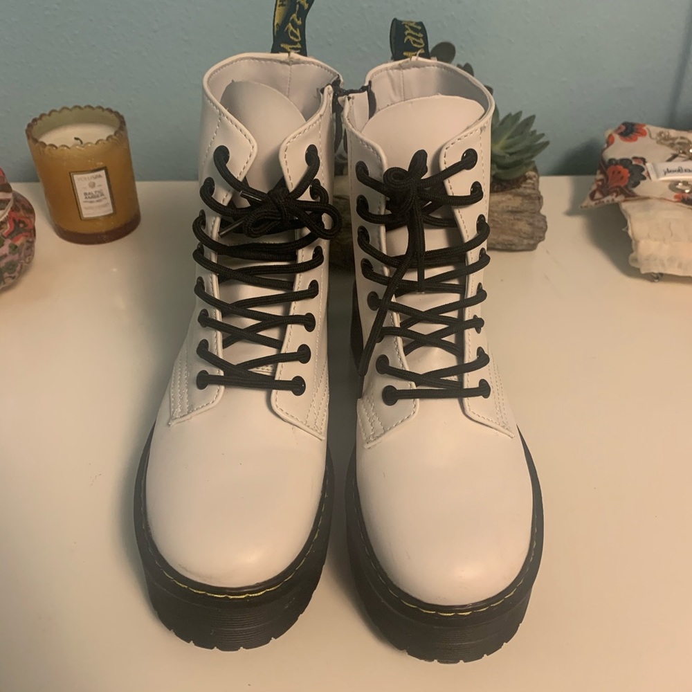 SOLD‼️ Platform Boots